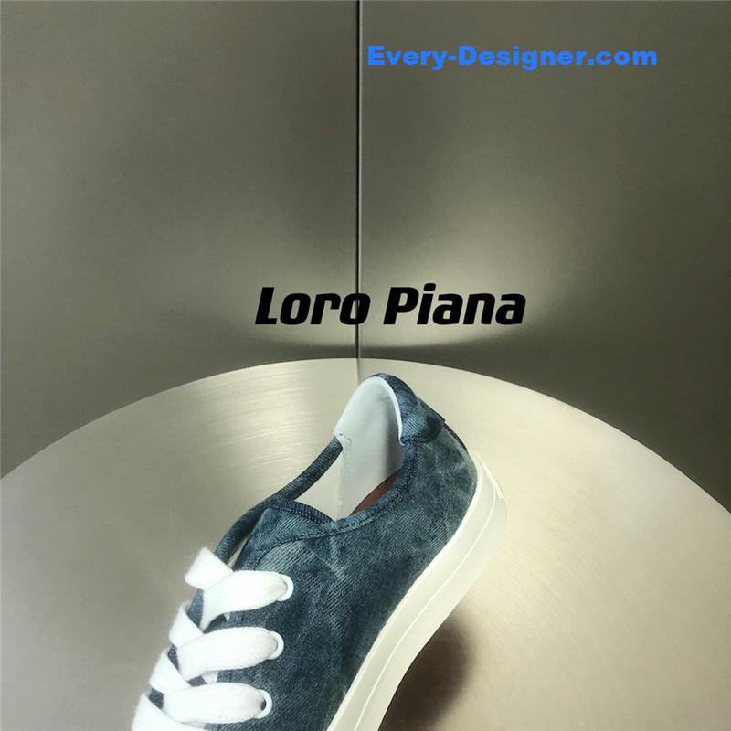 L0r0 P1ana new white shoes