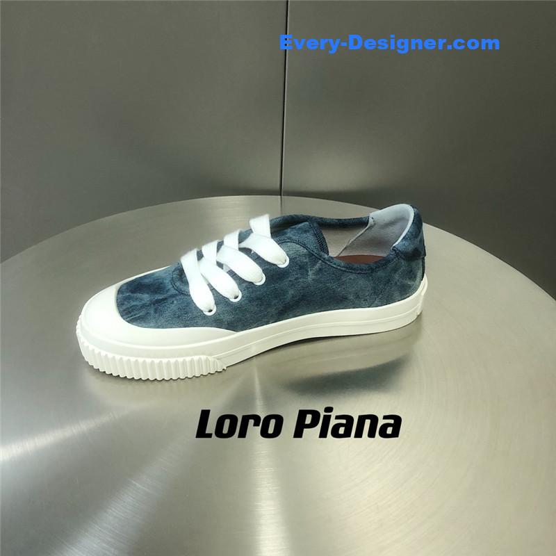 L0r0 P1ana new white shoes