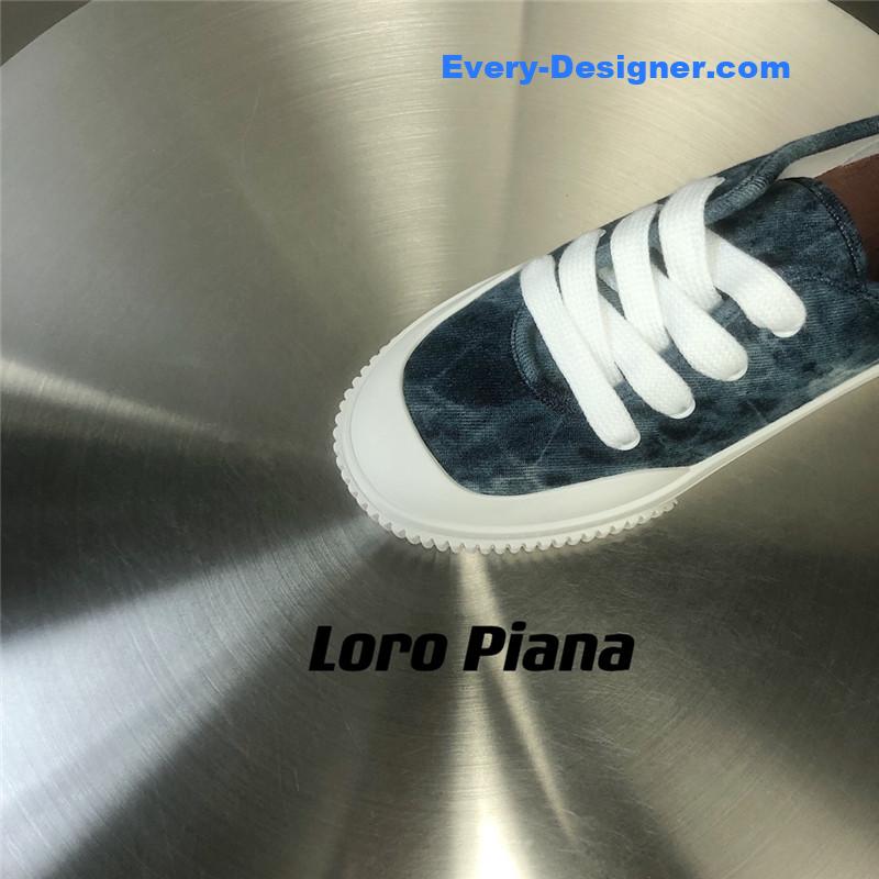 L0r0 P1ana new white shoes