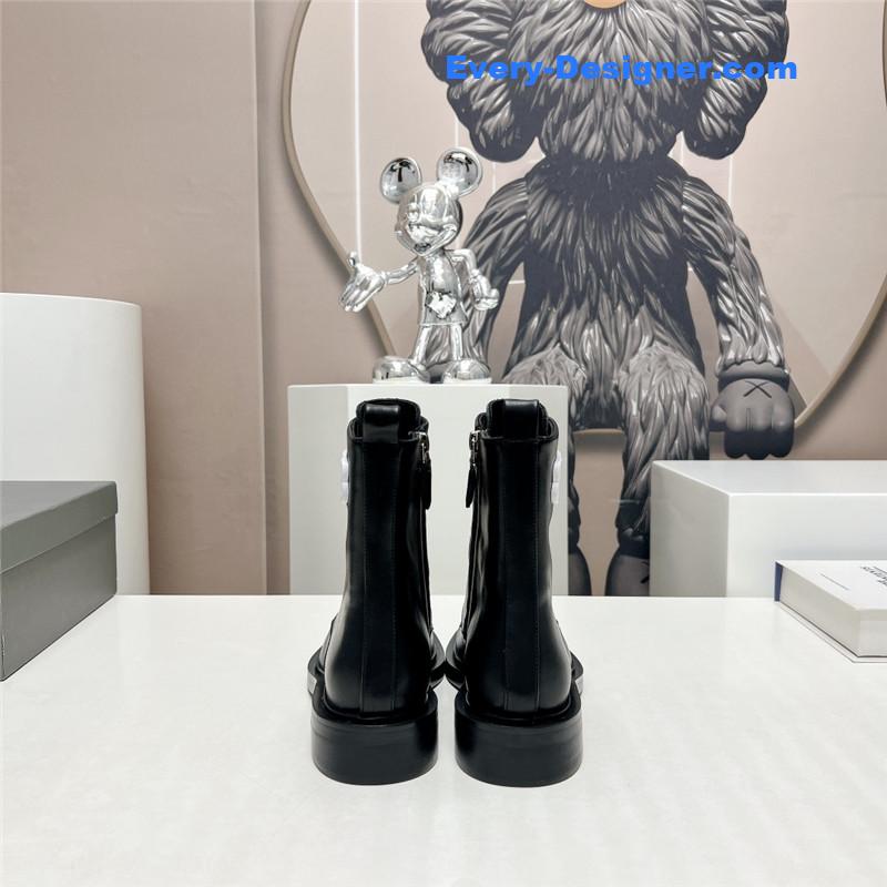 Ba1en*iaga round toe buttoned boots