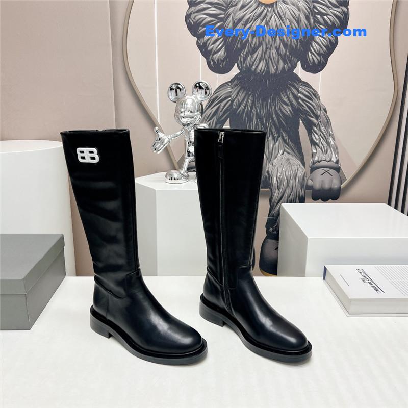 Ba1en*iaga round toe buttoned boots