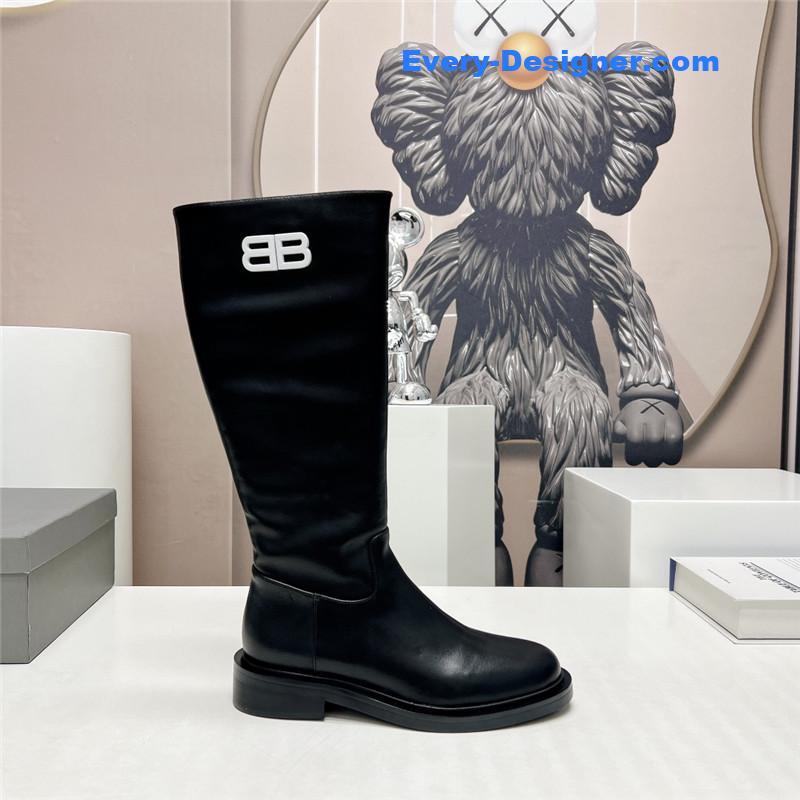 Ba1en*iaga round toe buttoned boots