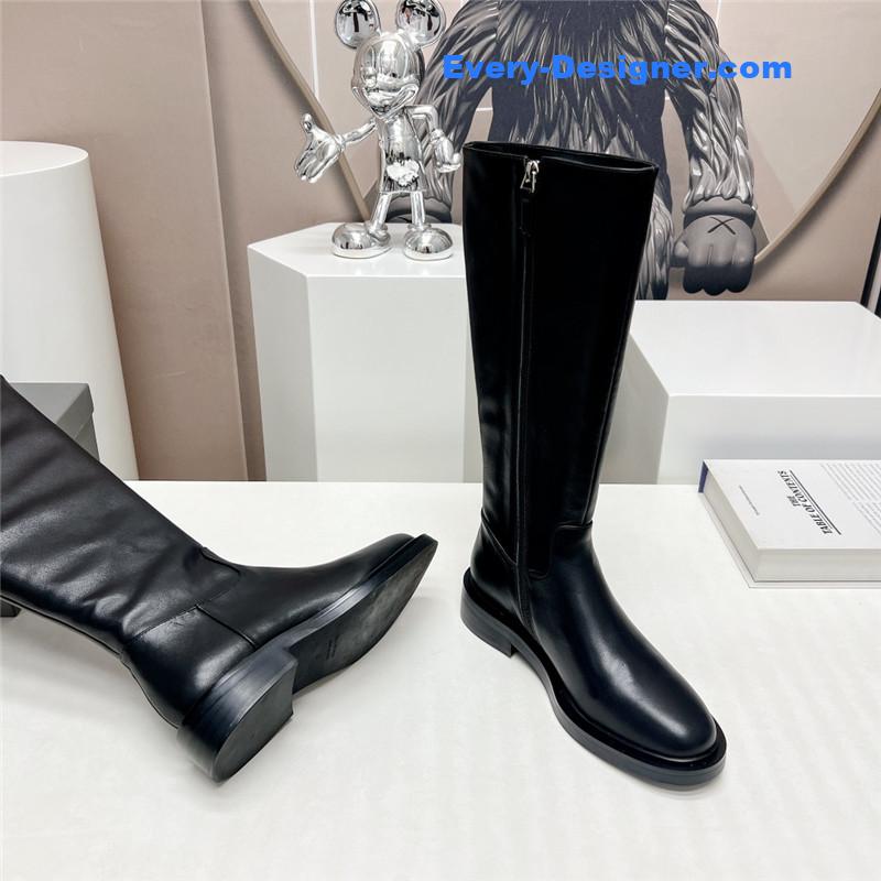 Ba1en*iaga round toe buttoned boots