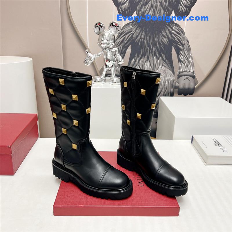 Va1e*ntin0 round toe golden rivet boots