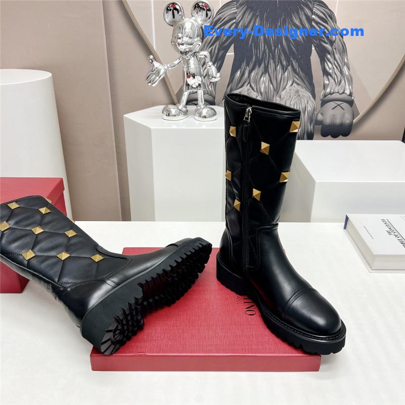 Va1e*ntin0 round toe golden rivet boots