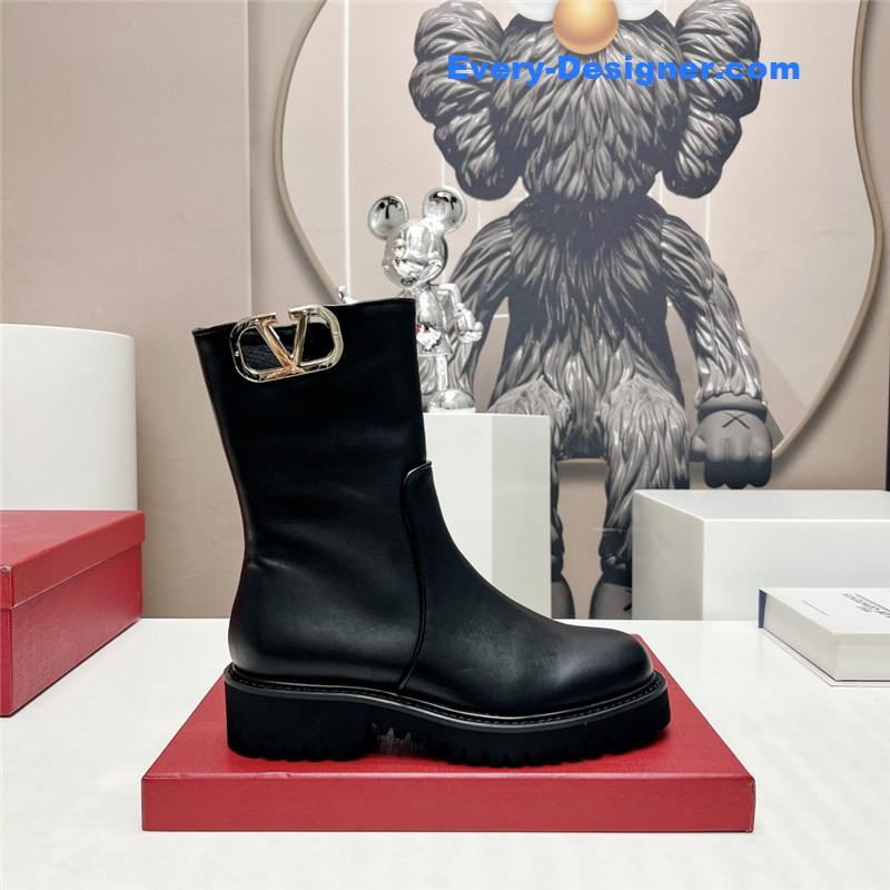 Va1e*ntin0 round toe gold hollow buckle ankle boots