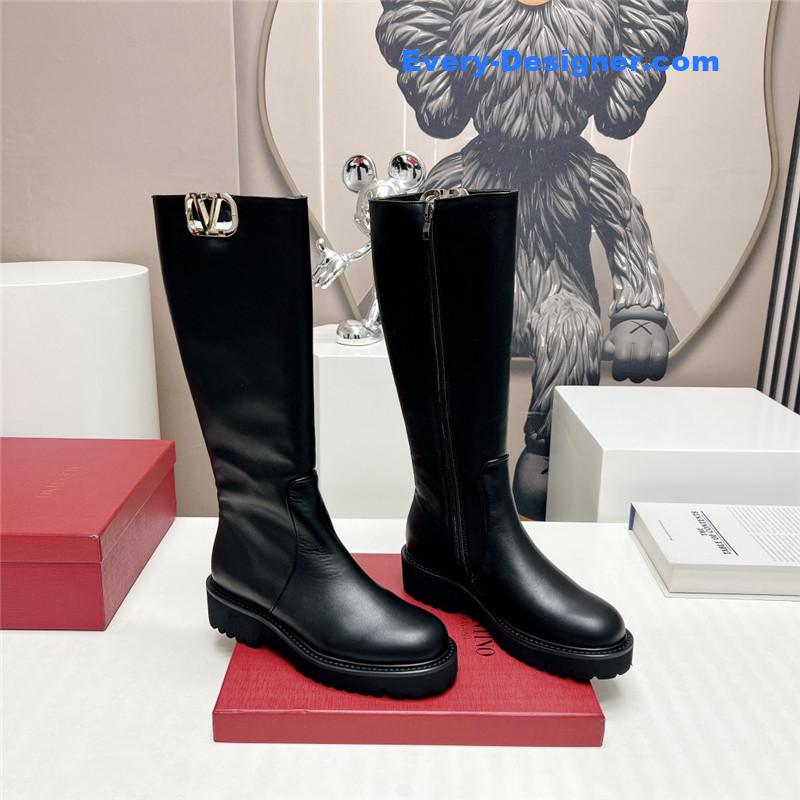 Va1e*ntin0 round toe gold hollow buckle boots