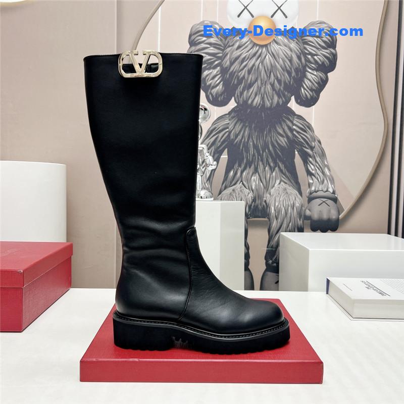 Va1e*ntin0 round toe gold hollow buckle boots