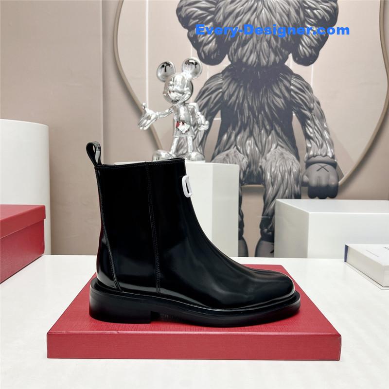 Va1e*ntin0 round toe hollow buckle boots