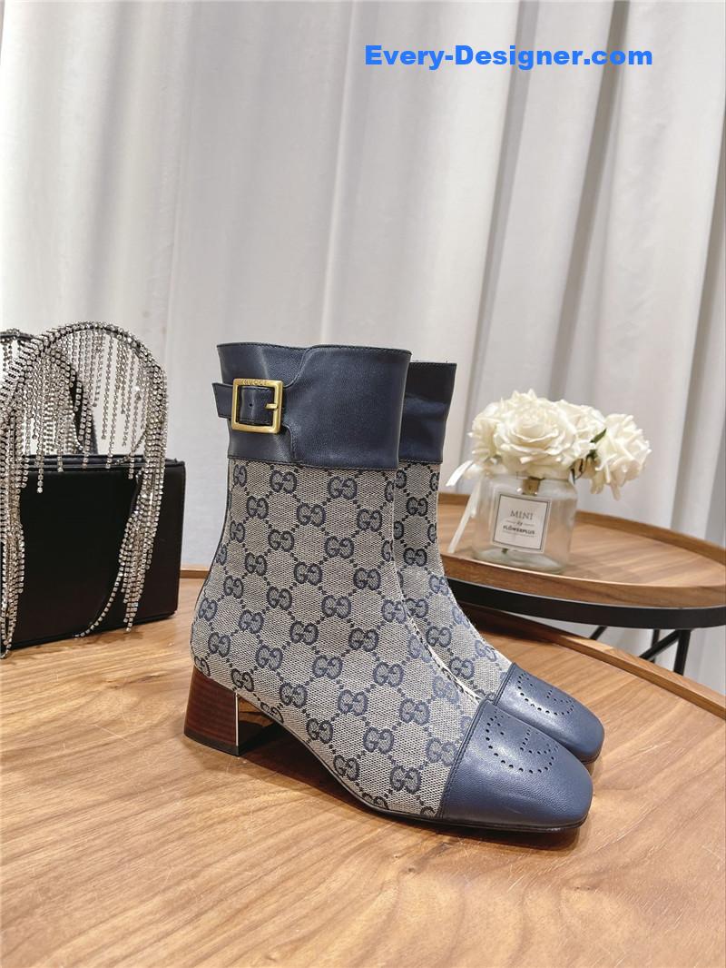 Gvc*1 side buckle ankle boots