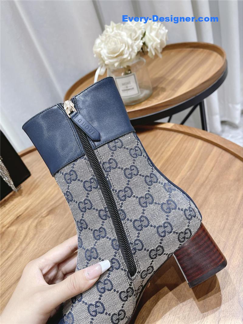 Gvc*1 side buckle ankle boots