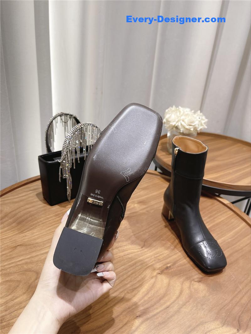 Gvc*1 side buckle ankle boots