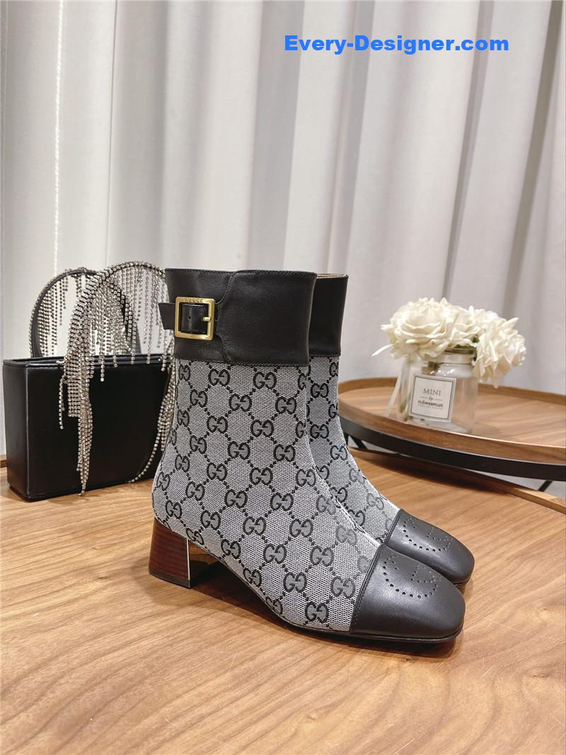 Gvc*1 side buckle ankle boots