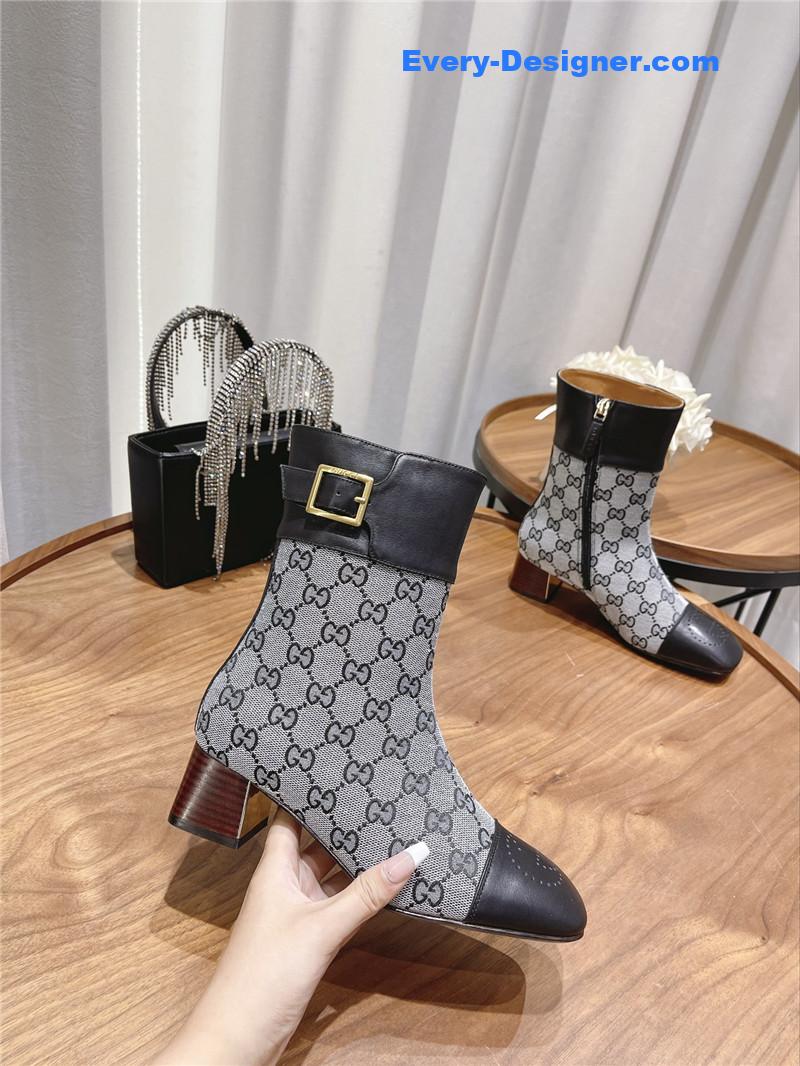 Gvc*1 side buckle ankle boots