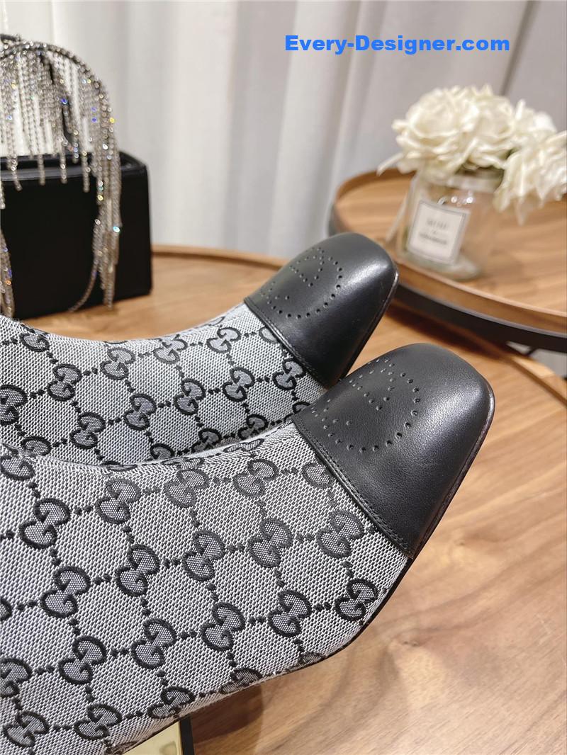 Gvc*1 side buckle ankle boots