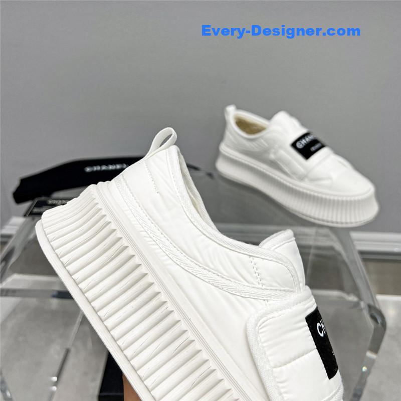 CC new casual sports style bread shoes