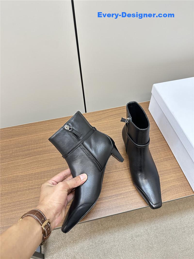 Ce1i*e small square toe boots