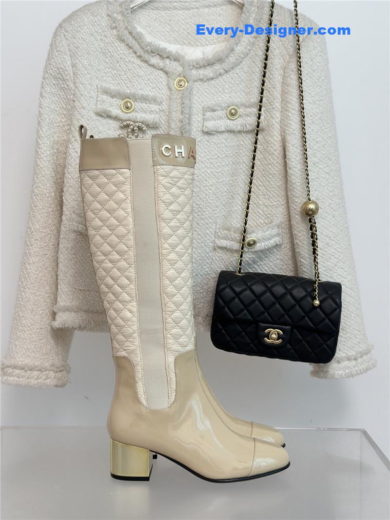 CC letter rhombus down boots