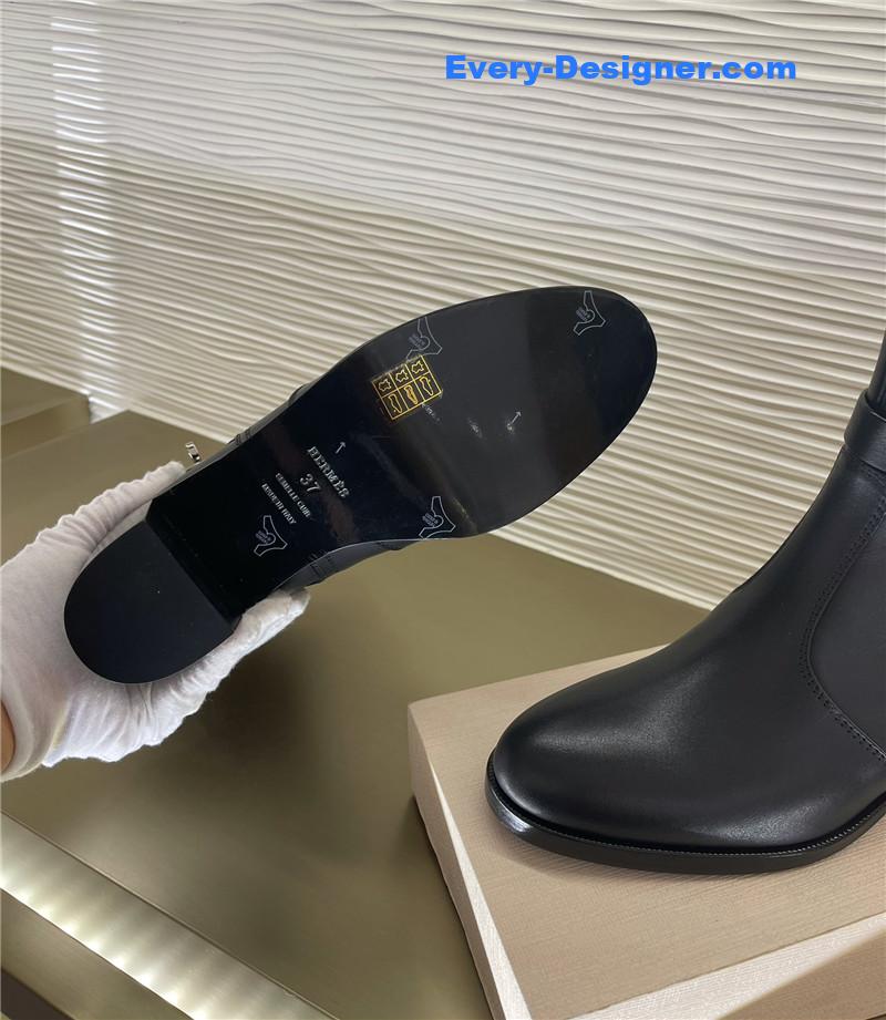 H**me5 new classic kelly buckle short boots