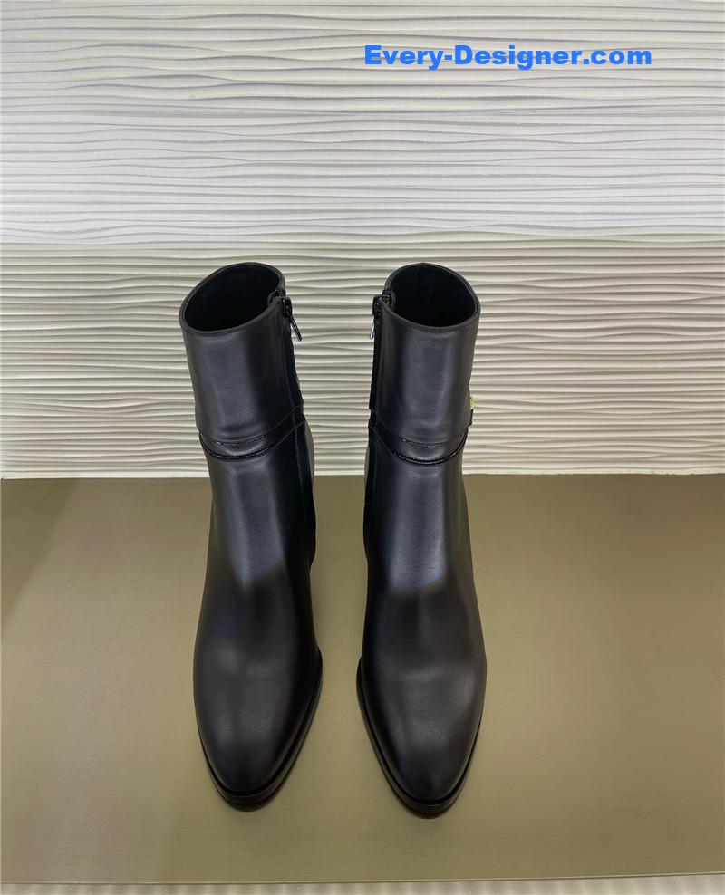 Ce1i*e padded sheepskin bronzing logo short boots