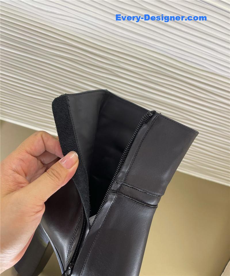 Ce1i*e padded sheepskin bronzing logo short boots