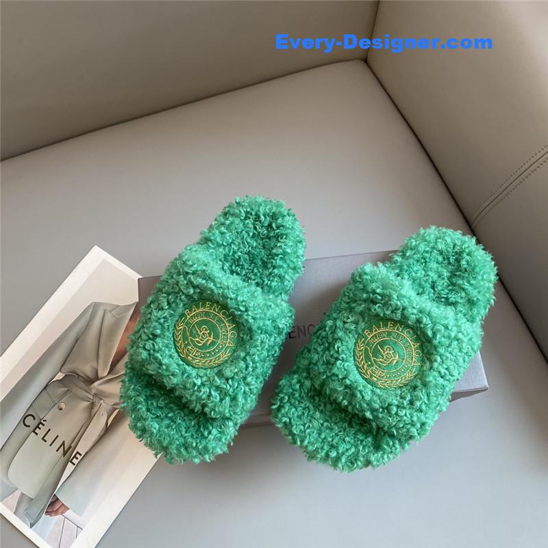 Ba1en*iaga autumn and winter new embroidered fur slippers