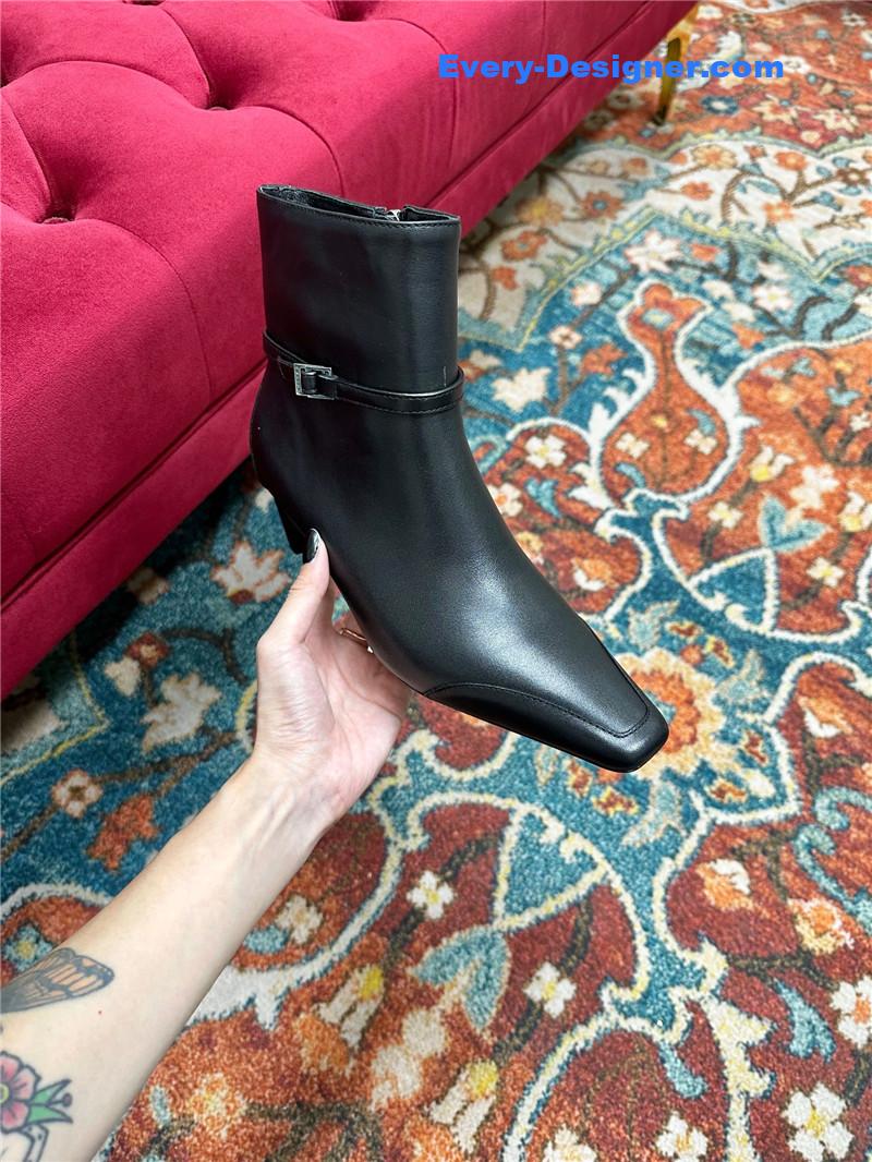 Ce1i*e arc de triomphe pointed toe early autumn short boots