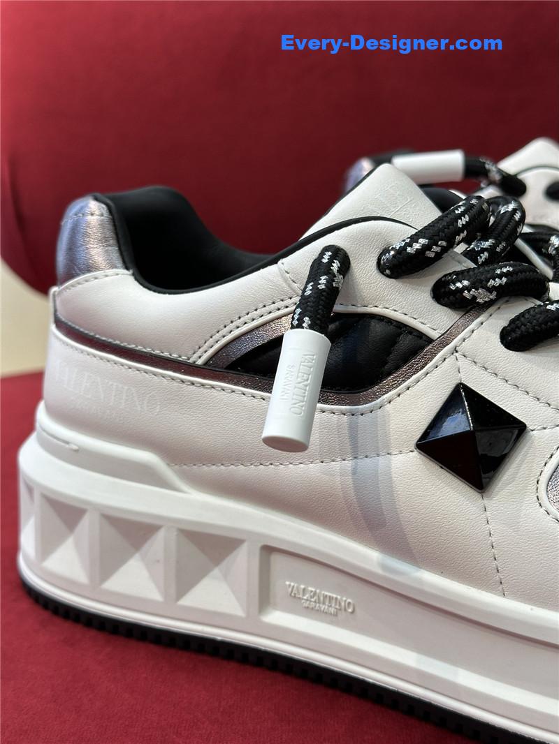 Va1e*ntin0 thick sole casual shoes