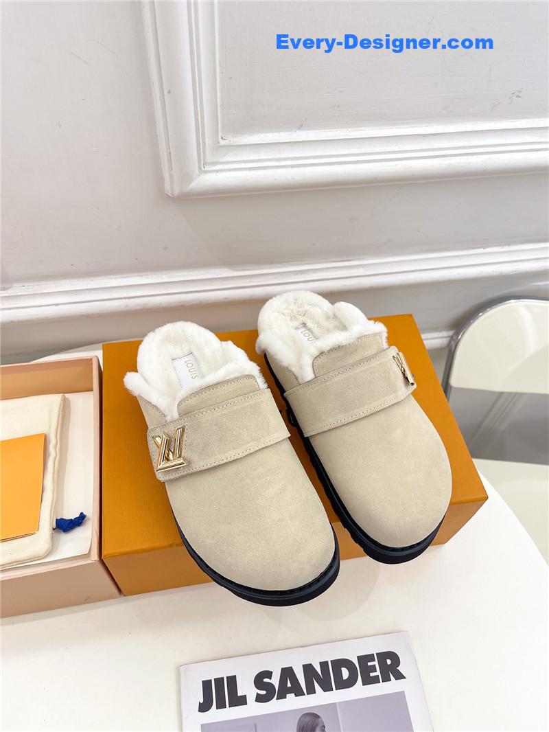 l0vis Vvtt0n lv bread mules wool slippers