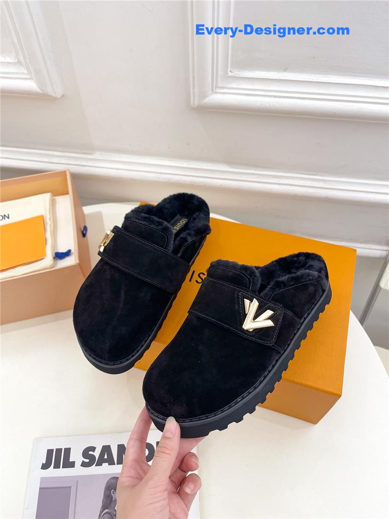 l0vis Vvtt0n lv bread mules wool slippers