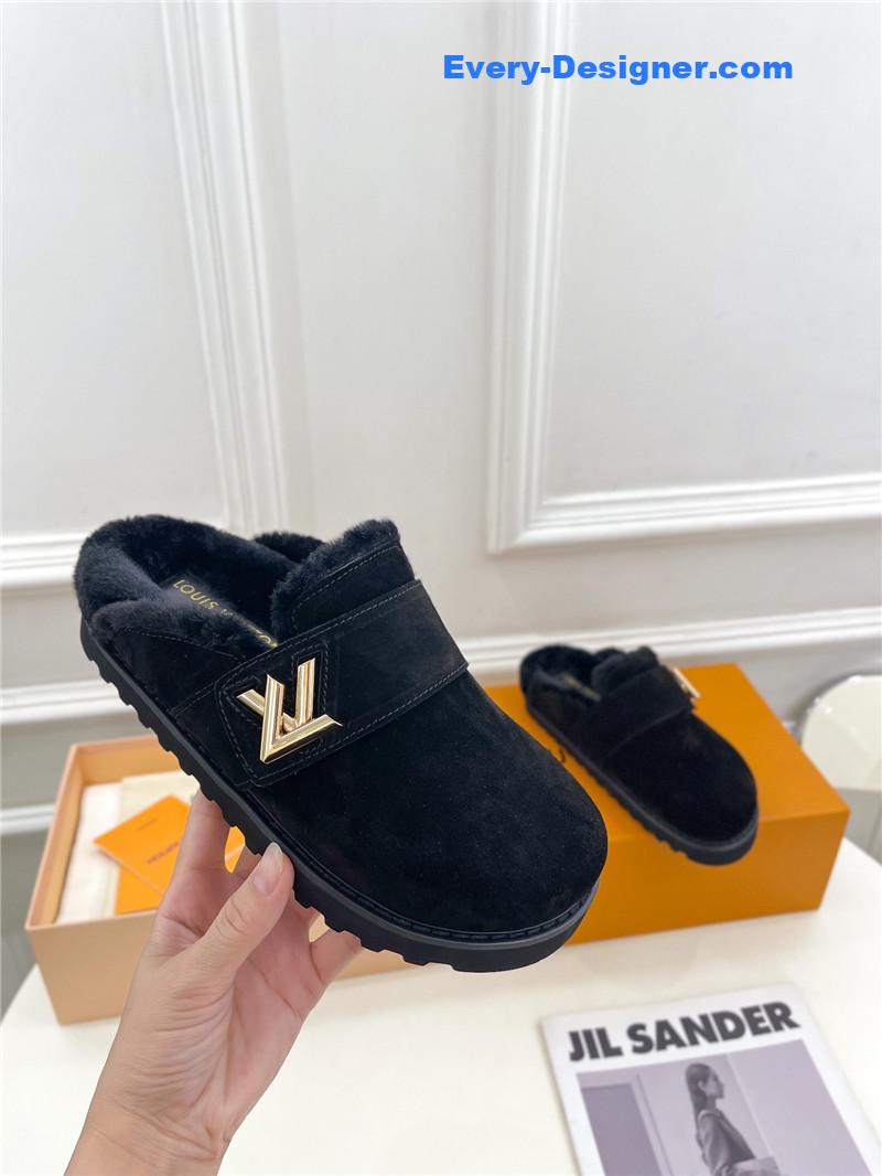 l0vis Vvtt0n lv bread mules wool slippers