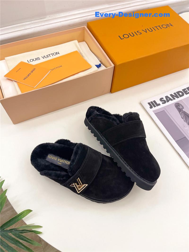 l0vis Vvtt0n lv bread mules wool slippers