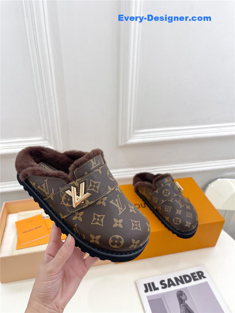 l0vis Vvtt0n lv bread mules wool slippers