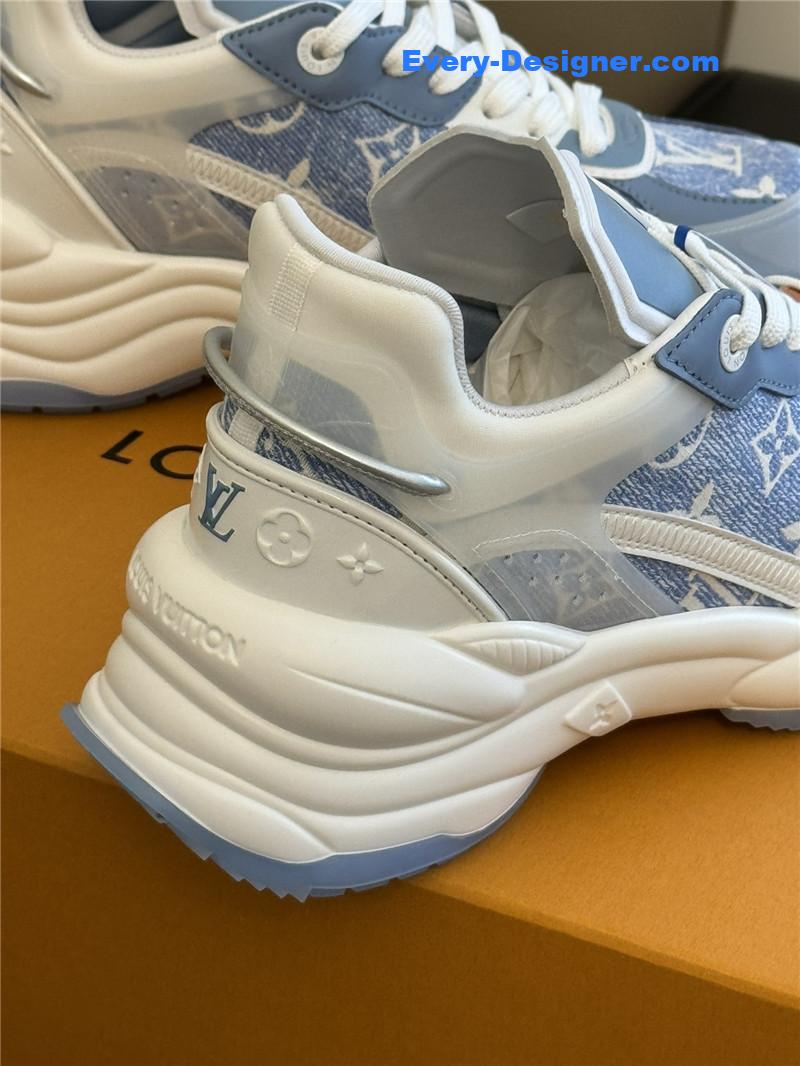 l0vis Vvtt0n lv classic running shoes