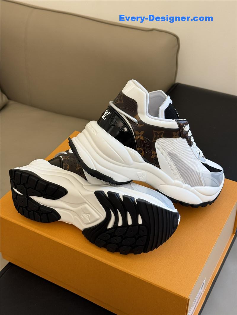 l0vis Vvtt0n lv classic running shoes