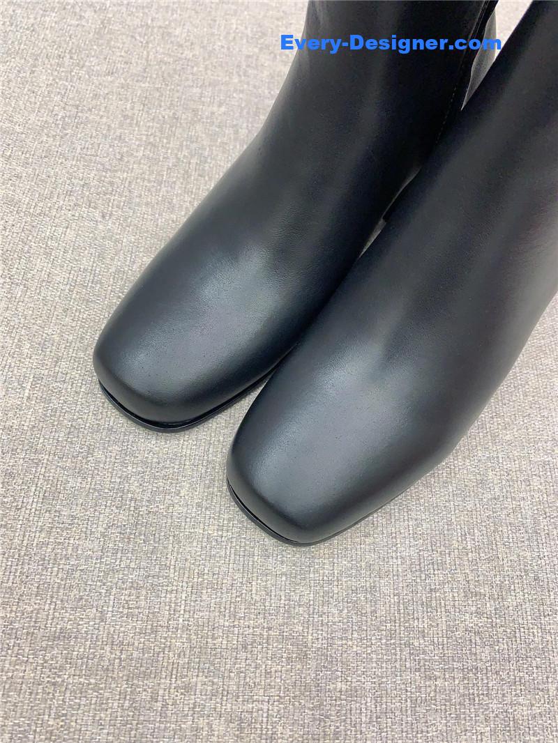 Pra*a new triangle high heel boots