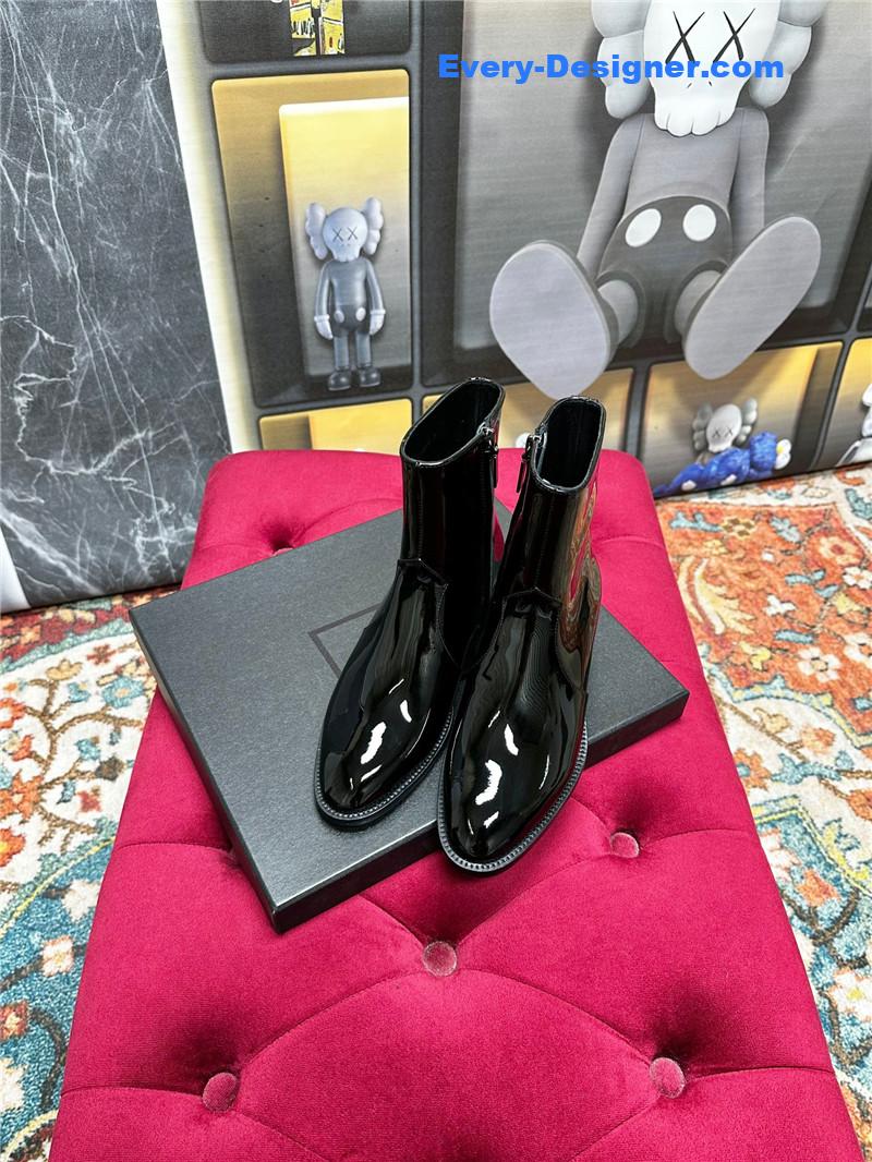 Y51 sleeveless boots