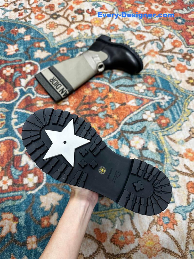 D10r classic knight boots