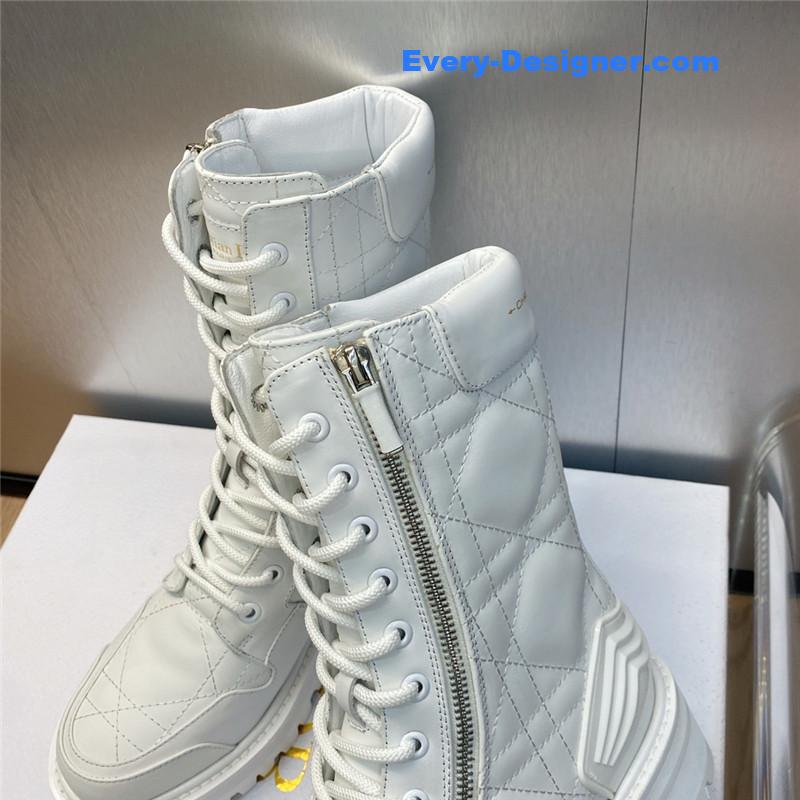 D10r low heel round toe lace up knight boots