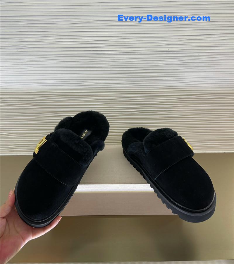 l0vis Vvtt0n lv suede fur bag half drag