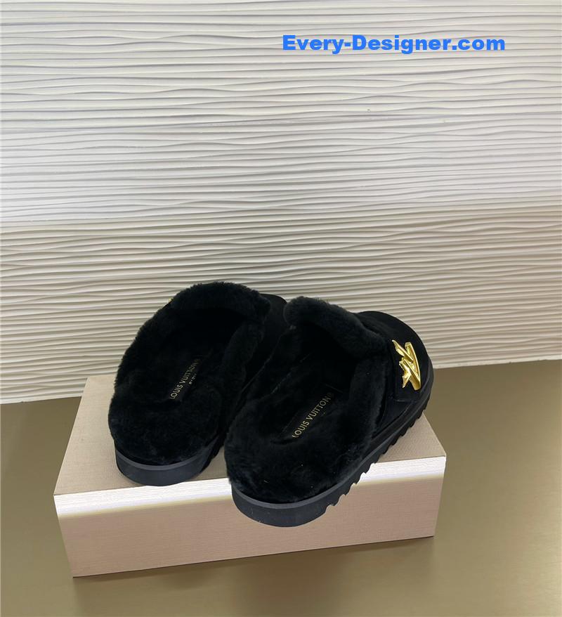 l0vis Vvtt0n lv suede fur bag half drag