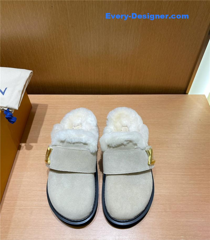 l0vis Vvtt0n lv suede fur bag half drag