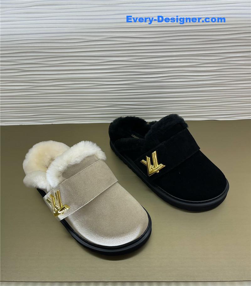 l0vis Vvtt0n lv suede fur bag half drag