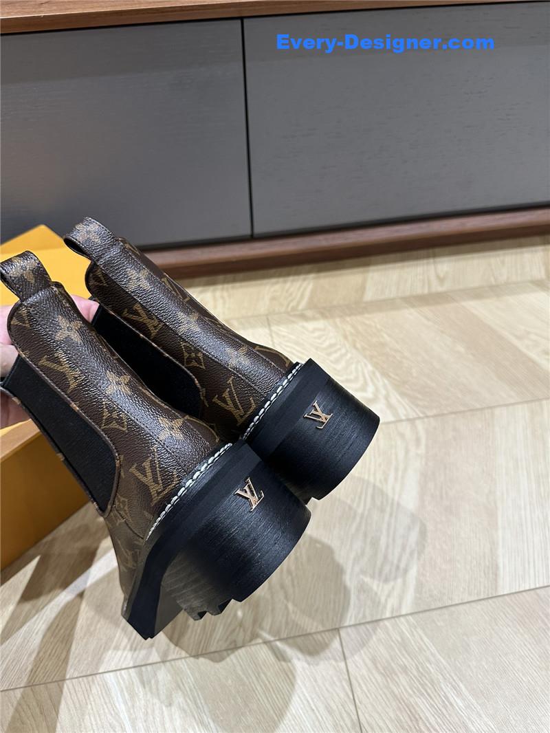 l0vis Vvtt0n lv classic elastic and nude boots