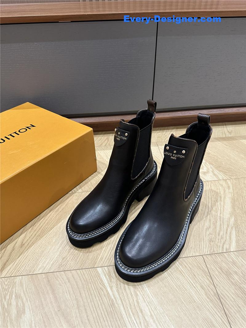 l0vis Vvtt0n lv classic elastic and nude boots