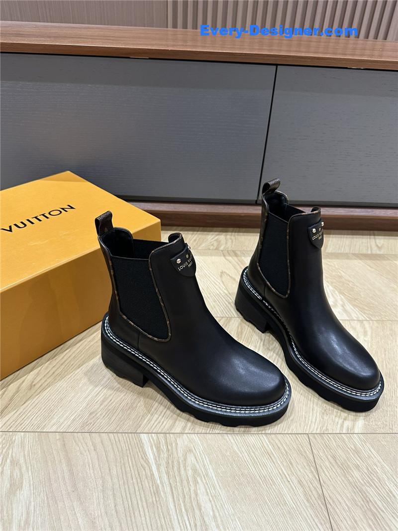 l0vis Vvtt0n lv classic elastic and nude boots