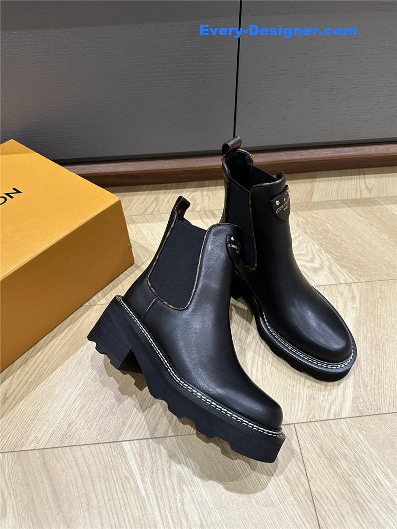 l0vis Vvtt0n lv classic elastic and nude boots