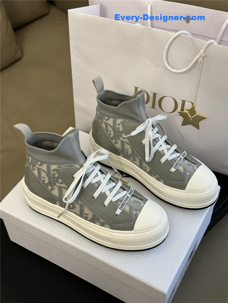 D10r classic flyknit sneakers