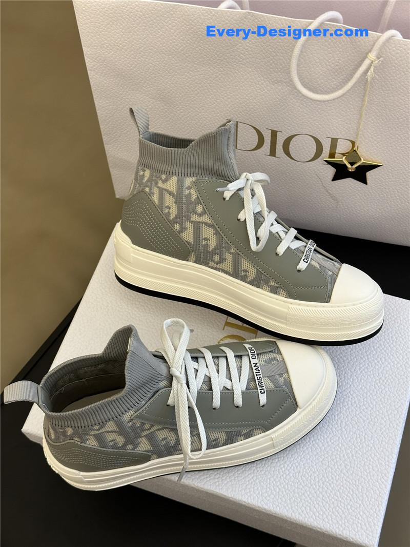 D10r classic flyknit sneakers