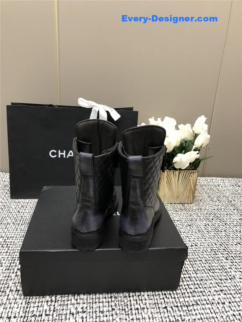 CC polished cowhide boots